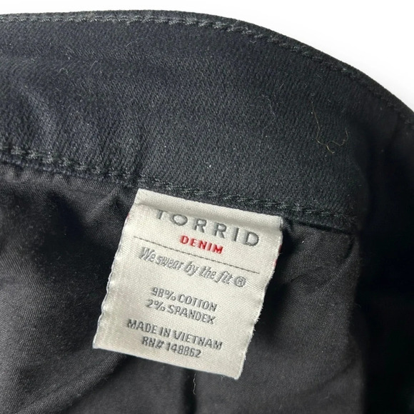 Torrid Classic  Skinny Distressed Jean Vintage Stretch Black 26R - Picture 9 of 11
